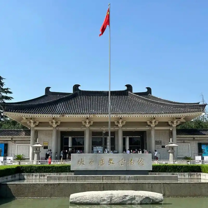 （國旅自組）【長安小拾光】西安陜西歷史博物館、明城墻、大雁塔、壺口瀑布、挑戰(zhàn)華山、親子換裝體驗(含妝造)、駝鈴傳奇秀、兵馬俑雙飛六天